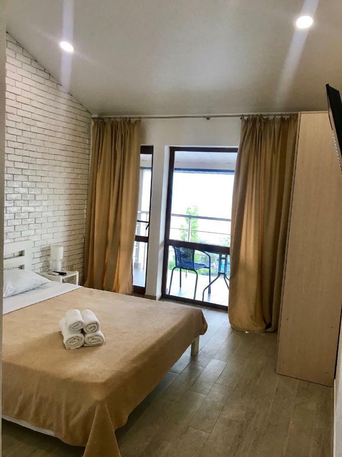 Золотий Лев Hotel Zatoka Luaran gambar