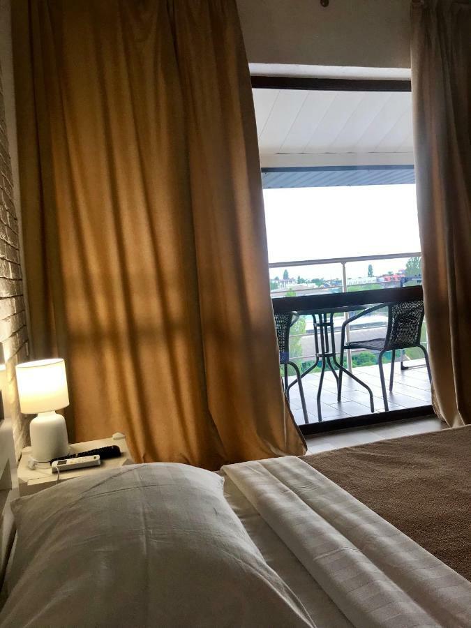 Золотий Лев Hotel Zatoka Luaran gambar